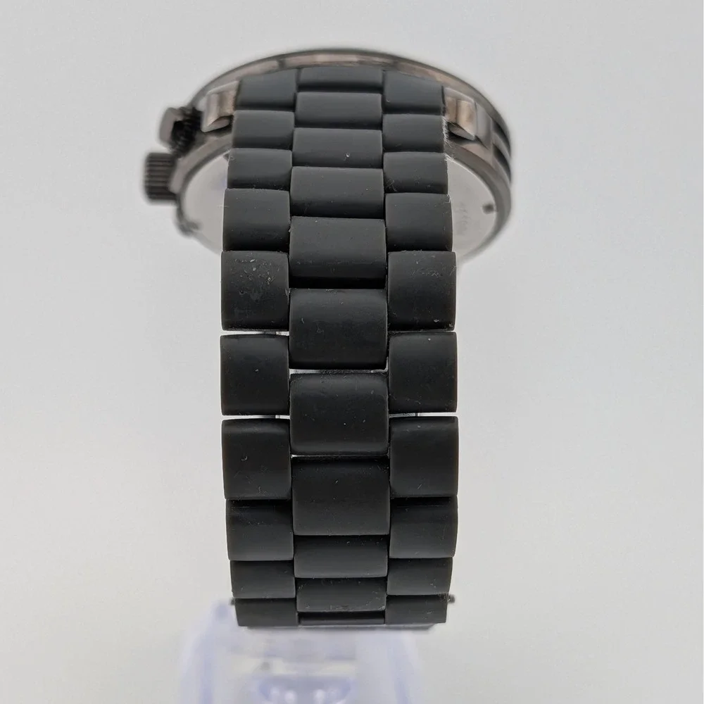 Michael Kors Runway MK-8148 Chronograph Watch Black Rubber 45mm Date 7.5